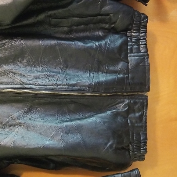 NWT Men's Black English Leather Bomber Coat Size Medium - Picture 4 of 12